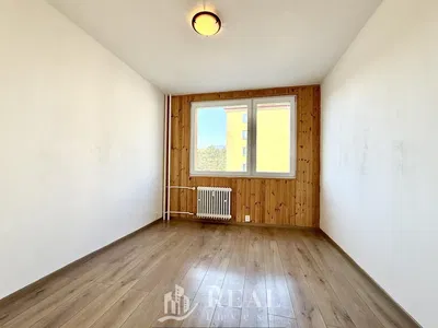 Schlafzimmer; holzboden, blick, tageslicht