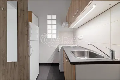 Mutfak; mutfak aletleri, doğal ışık, modern stil