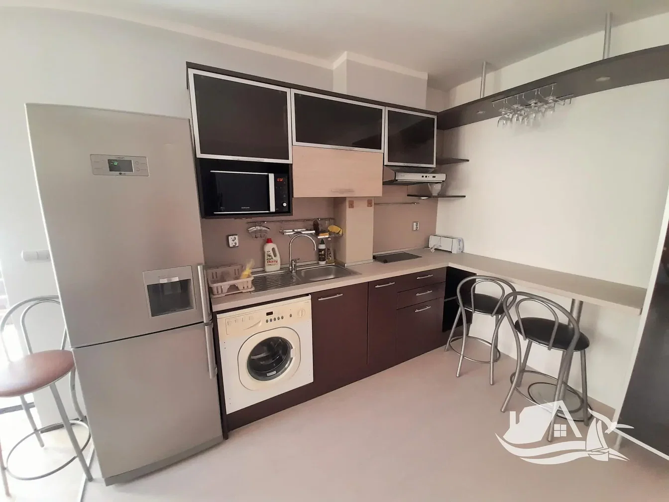 Keuken; keukenapparatuur, natuurlijk licht