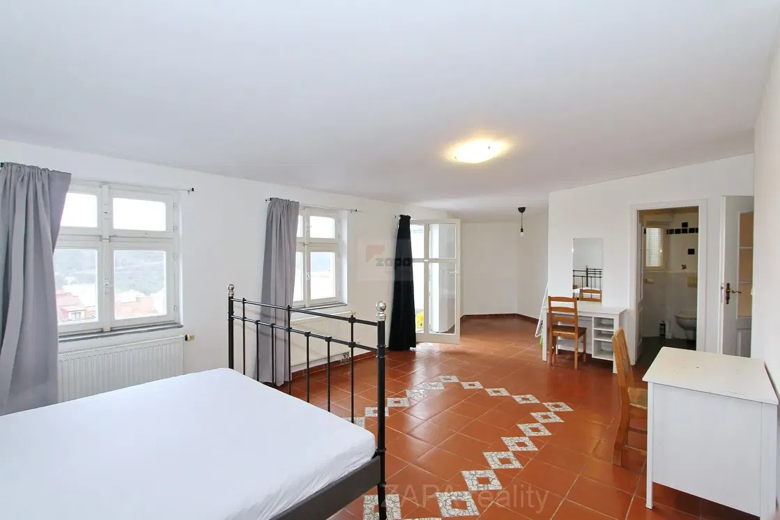 Schlafzimmer; tageslicht, fliesenboden