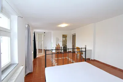 Schlafzimmer; tageslicht, fliesenboden