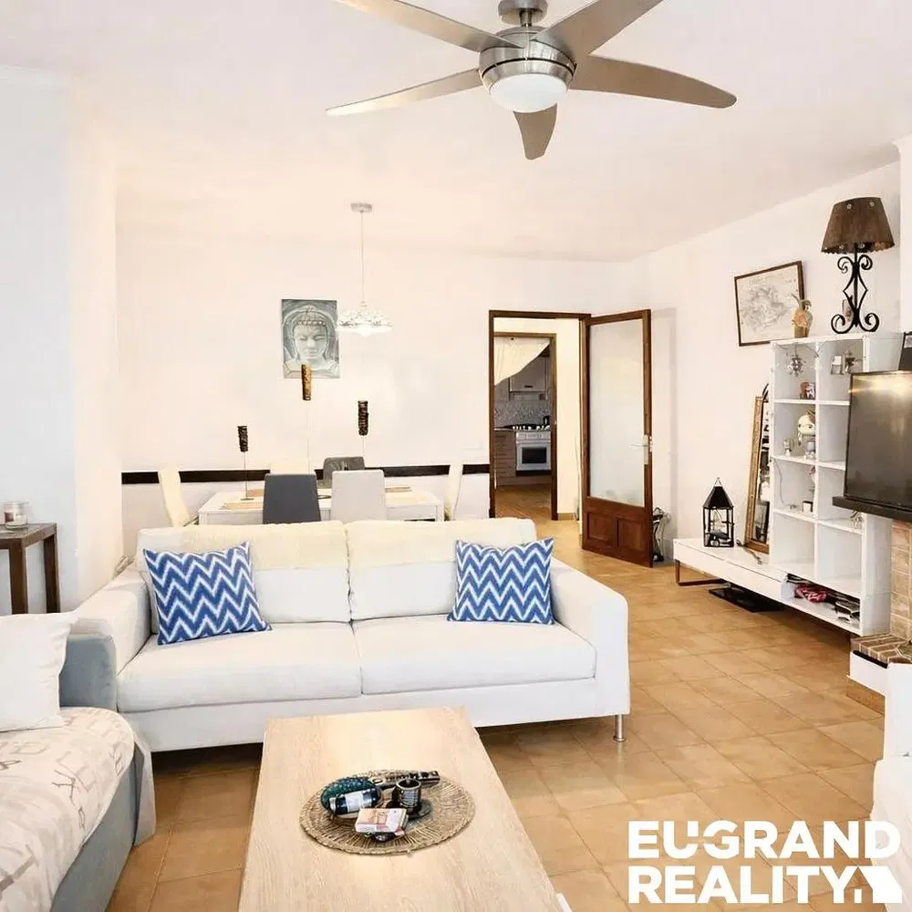 Wohnzimmer; tageslicht, moderner stil