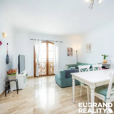 Wohnzimmer; tageslicht, moderner stil