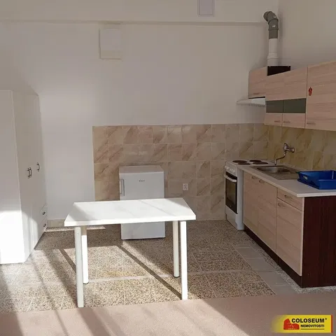 Cuisine; électroménager, carrelage