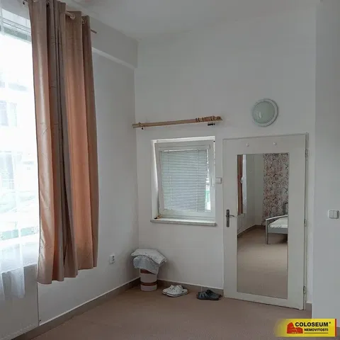 Chambre; lumière naturelle, vue