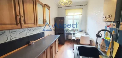 مطبخ; أجهزة المطبخ, أرضية من البلاط, أرضية خشبية, مجدد, ضوء طبيعي
