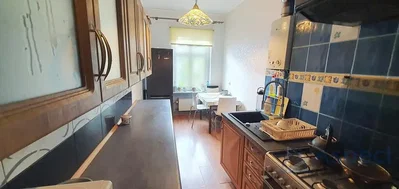 Кухиња; потребна реновација, бојлер
