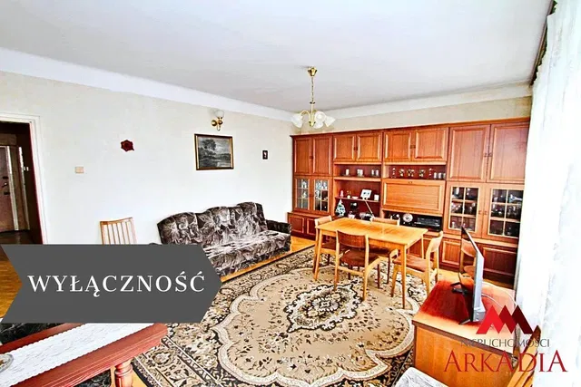 Obývací pokoj; rustikální styl, dřevěná podlaha