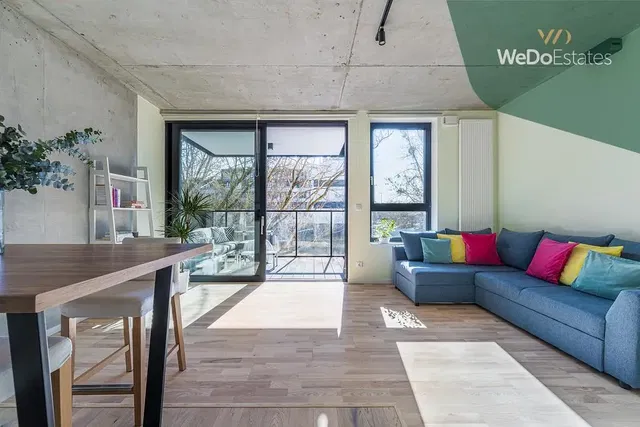 Salon; vue, lumière naturelle, style moderne