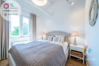 Yatak odası; doğal ışık, modern stil