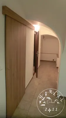 Garderobe; fliesenboden