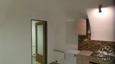 Küche; küchengeräte, fliesenboden, renoviert
