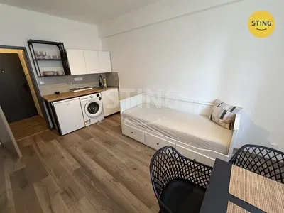 Cucina; pavimento in legno, stile moderno