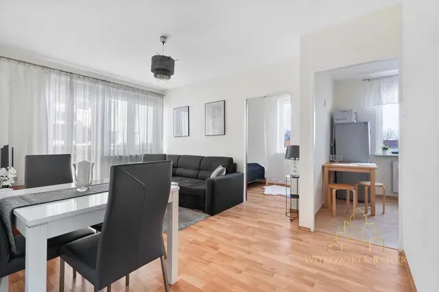 Σαλόνι; φυσικό φως, μοντέρνο στυλ, ξύλινο πάτωμα