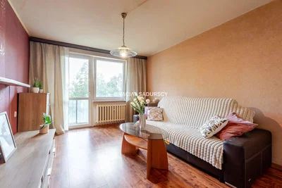 Дневна соба; природно светло, модерни стил, дрвени под