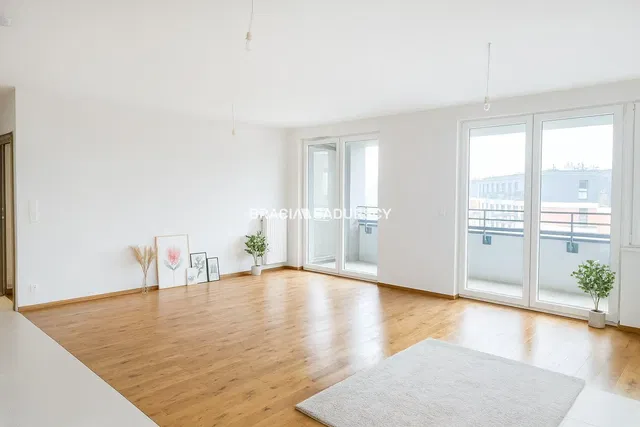 Wohnzimmer; holzboden, tageslicht, moderner stil