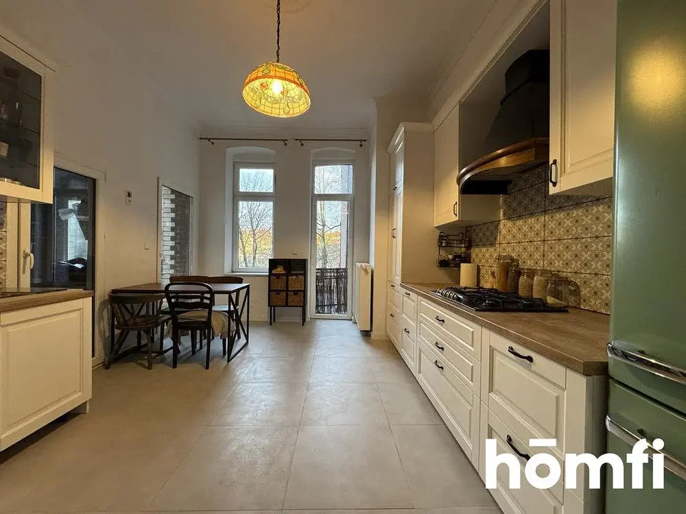 Küche; küchengeräte, tageslicht