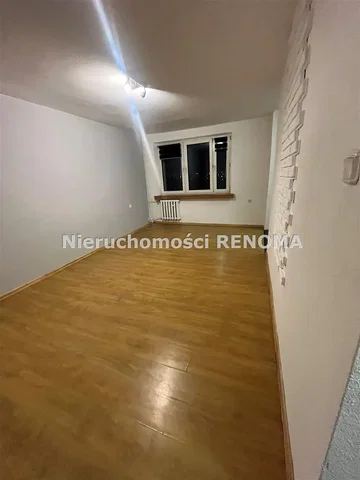 Schlafzimmer; holzboden, tageslicht