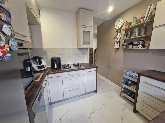 مطبخ; أجهزة المطبخ, أرضية من البلاط