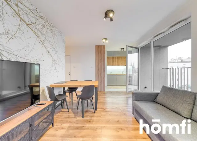 Soggiorno; vista, pavimento in legno, luce naturale, stile moderno