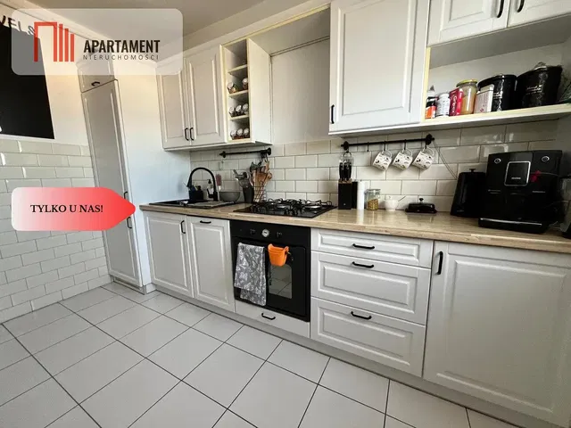 مطبخ; أجهزة المطبخ, أرضية من البلاط