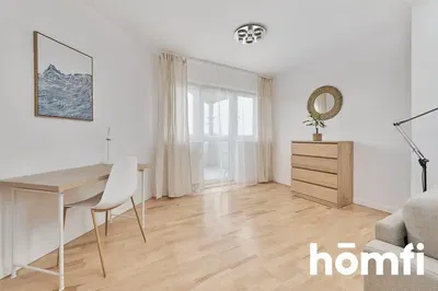 Dnevni boravak; prirodna svjetlost, moderan stil, drveni pod