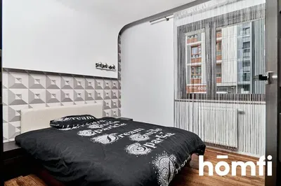 Spavaća soba; drveni pod, prirodno svjetlo, moderni stil, pogled