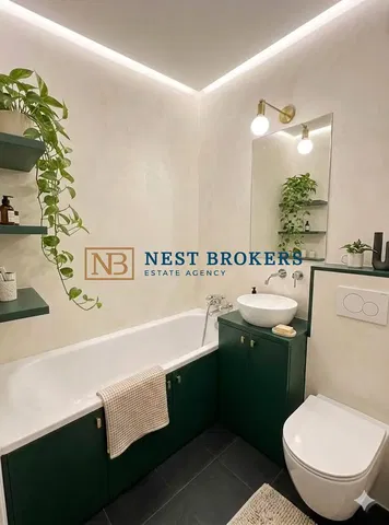 Badezimmer; fliesenboden, renoviert, tageslicht, moderner stil