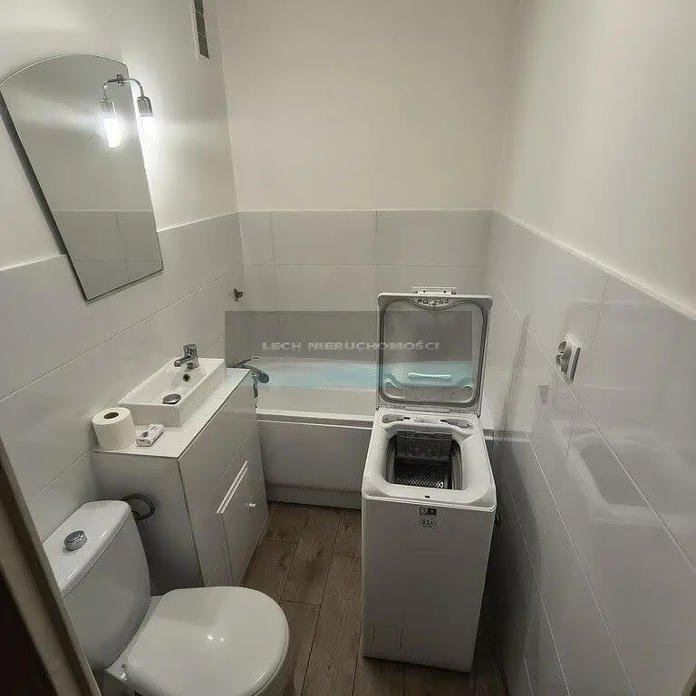 Купатило; плочице, природно светло, реновиран