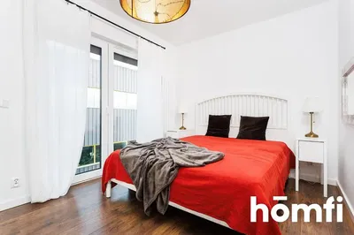 Спаваћа соба; дрвени под, природно светло