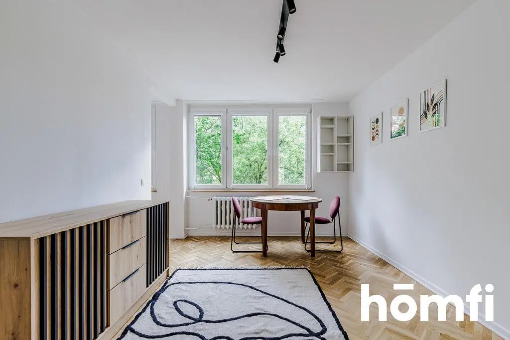 Wohnzimmer; blick, holzboden, tageslicht, moderner stil