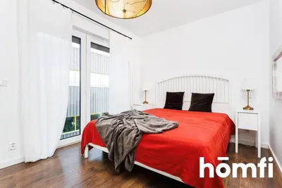 Спаваћа соба; дрвени под, природно светло