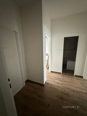 Komora; dřevěná podlaha, po rekonstrukci