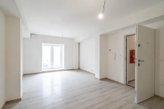 Salon; lumière naturelle, carrelage