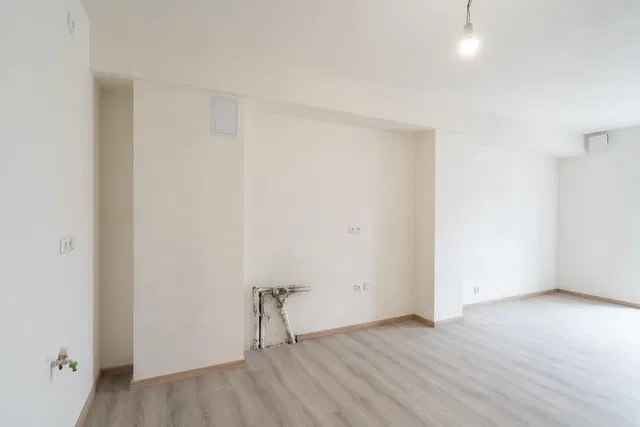 Salle de bain; nécessite rénovation, carrelage