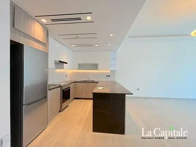 Cuisine; électroménager, rénové, lumière naturelle