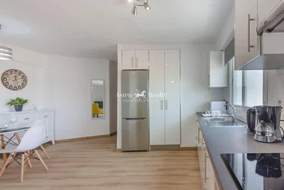 Kuhinja; kuhinjski aparati, moderni stil, renoviran, prirodno svjetlo