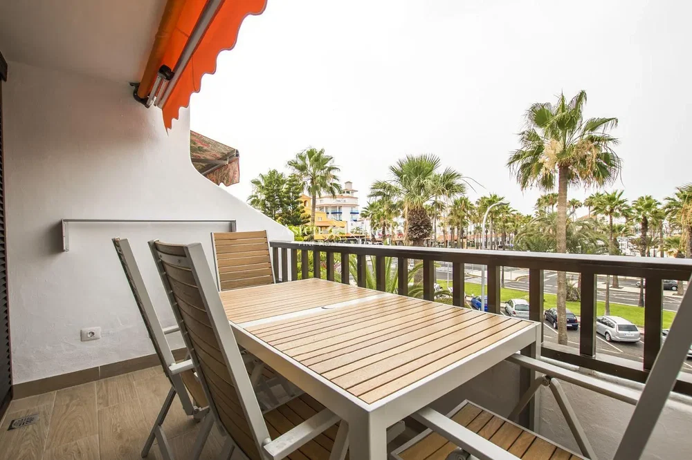 Balkon; manzara, fayans zemin