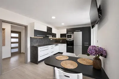 Mutfak; mutfak aletleri, doğal ışık, modern stil, tadilatlı