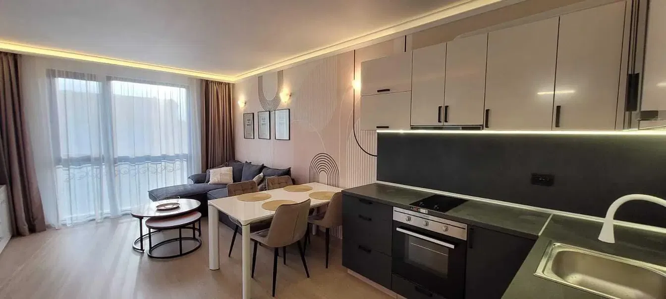 Kitchen; kitchen appliances, natural light, modern style