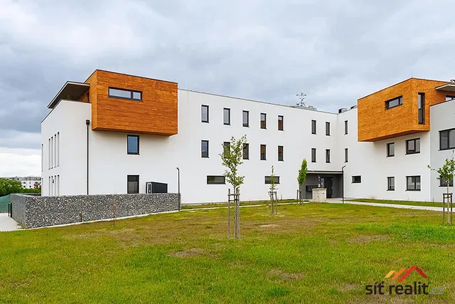 Haus und umgebung; tageslicht