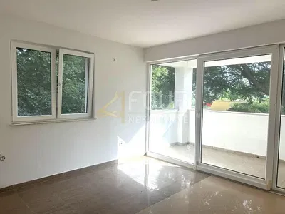 Wohnzimmer; blick, tageslicht, fliesenboden