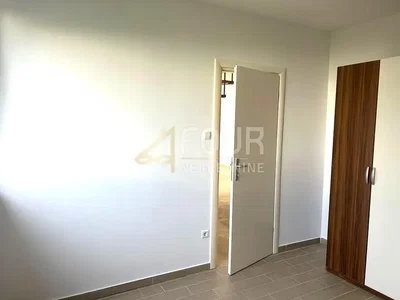 Sonstiges; fliesenboden, tageslicht