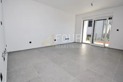 Dnevni boravak; pločice, pogled