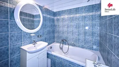 Badezimmer; fliesenboden, renoviert, tageslicht