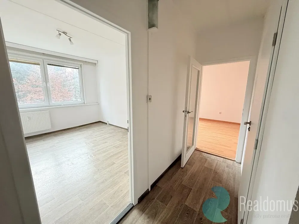 Kammer; tageslicht, fliesenboden