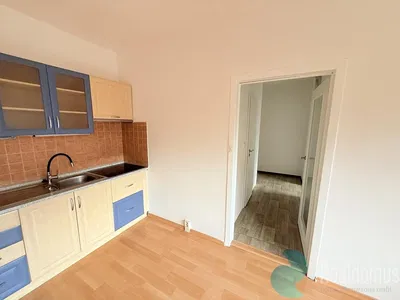 Küche; holzboden, fliesenboden
