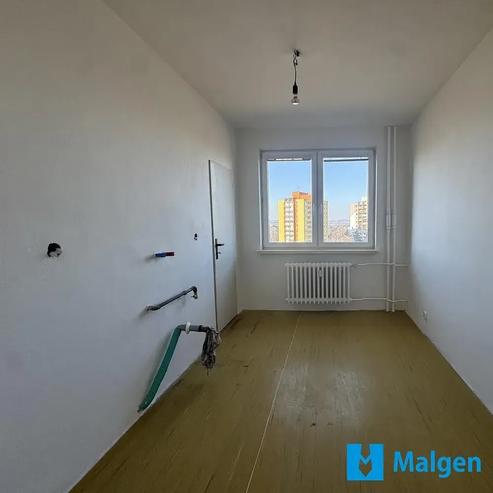 Autre; vue, parquet, nécessite rénovation