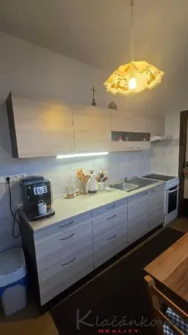 Cuisine; électroménager, lumière naturelle, style moderne