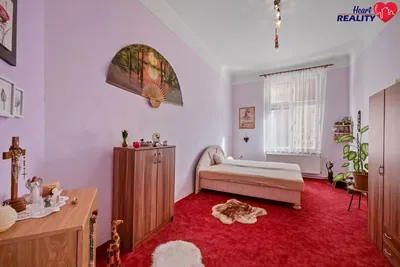 Ložnice; přirozené světlo, rustikální styl